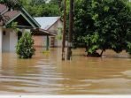 Banjir Bandang Salah satu kelurahan di Kota Bengkulu terendam banjir akibat hujan lebat melanda daerah ini pada Sabtu malam.(Foto/Ist)