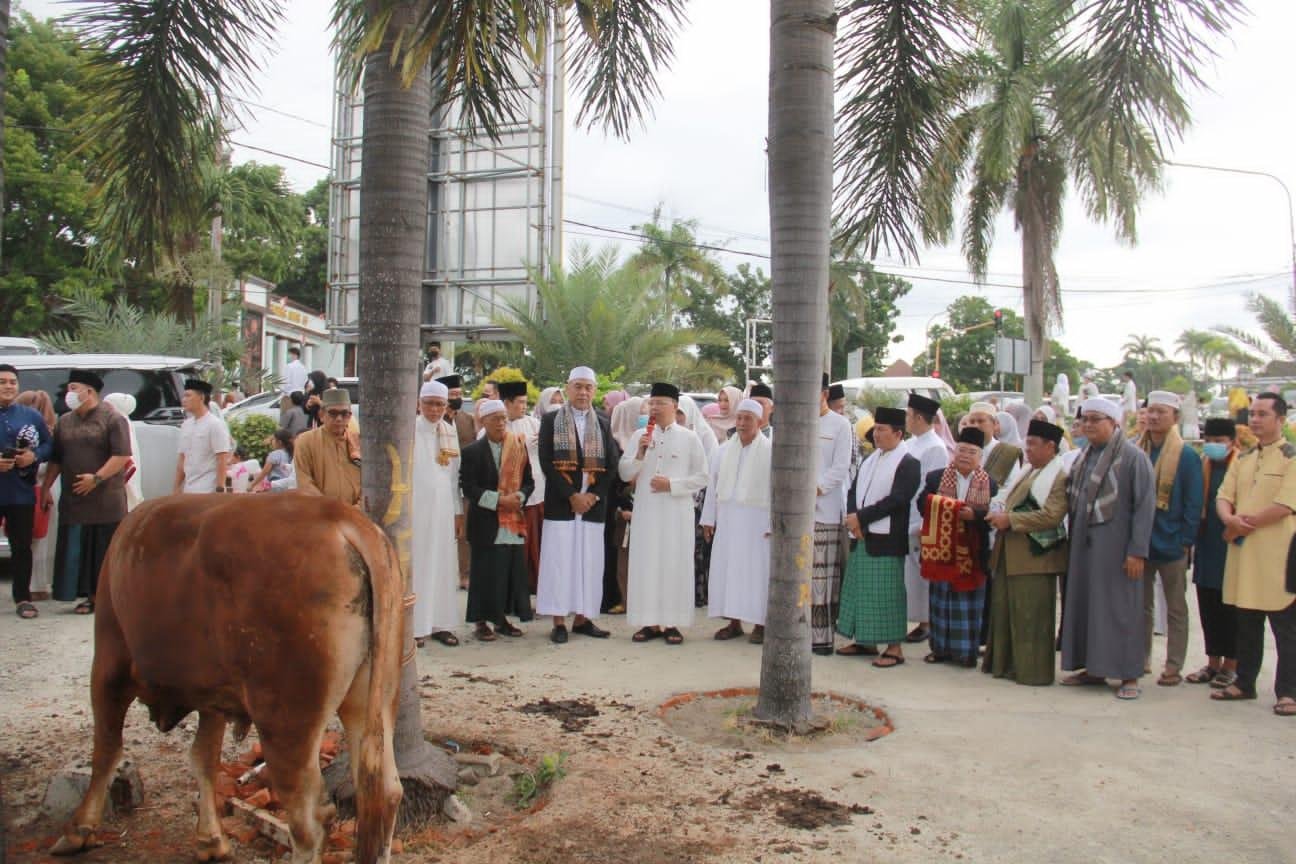 Roohidn Serahkan Kurban