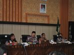 Komisi IX Tanyak Stunting Gubernur Bengkulu, Rohidin Mersyah rapat bersama Tim Komisi IX DPR-RI di kantor Pemprov Bengkulu. Dalam rapat tersebut Komisi IX mempertanyakan penanganan stunting di Bengkulu.(Foto HB/Idris)