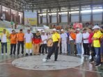 Gubernur Bengkulu, Rohidin Merrsyah membuka pertandingan antar OPD di lingkup Pemprov Bengkulu dengan instansi vertikal di Bengkulu dalam rangka menyambut HUT Provinsi Bengkulu ke-54 tahun 2022.(Foto/Ist)