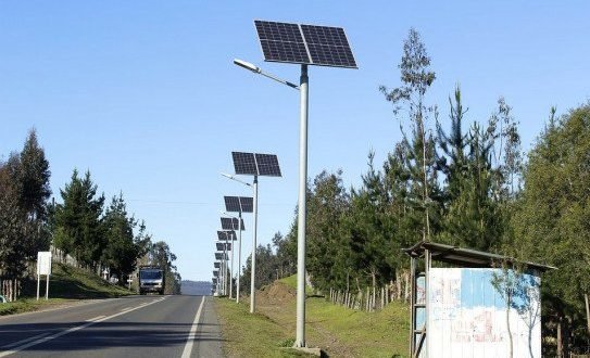 Lampu PLTS Bengkulu Lampu penerangan jalan menggunakan pembangkit listrik tenaga surya (PLTS). Lampu ini akan dipasang di kawasan objek wisata Pantai Panjang, Kota Bengkulu, dalam waktu dekat.(Foto/Ist)
