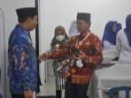 Wakil Wali Kota Bengkulu, Dedy Wahyudi menyaksikan langsung pelayanan KB yang digelar Dinas Pemberdayaan Perempuan, Perlindungan Anak, Pengendalian Penduduk dan Keluarga Berencana (DP3APPKB) Kota Bengkulu dalam rangka memperingati Hari Ibu tahun 2022.(Foto/Ist)