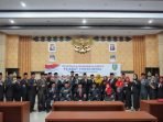 Sebanyak 29 ASN Fungsional di Dinas Penanaman Modal dan Pelayanan Terpadu Satu Pintu (DPMPTSP) Provinsi Bengkulu, dilantik Sekda Hamka Sabri. Mereka diminta meningkatkan kinerja, krearif dan inovatif dalam melaksanakan tugas sebagai ASN.(Foto/Ist)