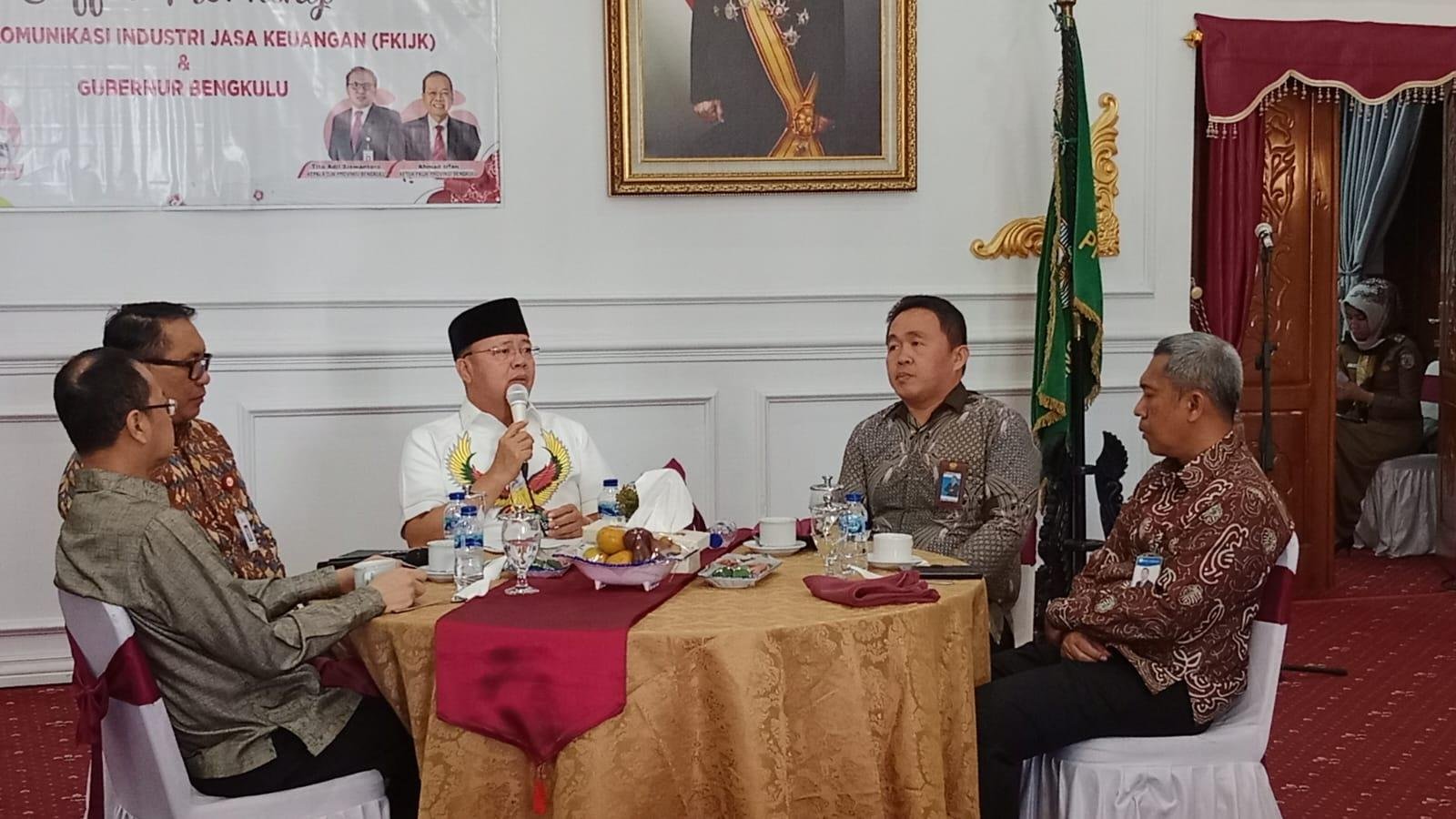 Gubernur Rohidin bersama Forum Komunikasi Industri Jasa Keuangan (FKIJK) menggelar Coffee Morning membahas strategis penyaluran kredit usaha rakyat (KUR) tahun 2023 di Provinsi Bengkulu.(Foto/Ist)