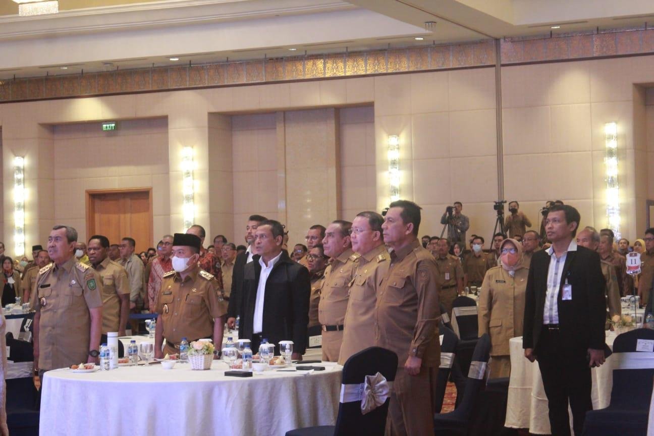 Gubernur Hadiri Rakor KPK Gubernur Bengkulu, Rohidin Mersyah bersama sejumlah kepala daerah menghadiri rapat koordinasi (Rakor) KPK di Jakarta, pekan ini.(Foto/Ist)