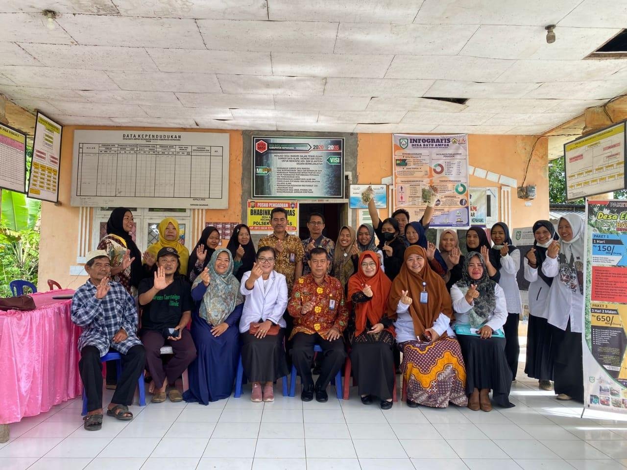 Kampung KB Diverifikasi Plt Kepala Perwakilan BKKBN Bengkulu, Zainin.(Foto HB/Idris),