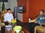 Wabup Seluma Gustianto BKKBN Plt Kepala BKKBN Bengkulu, Zainin bersilaturahmi dengan Wakil Bupati Seluma, Gustianto membahas masalah penurunan kasus stunting di kabupaten pemekaran dari Bengkulu Selatan ini.(Foto HB/Idris)