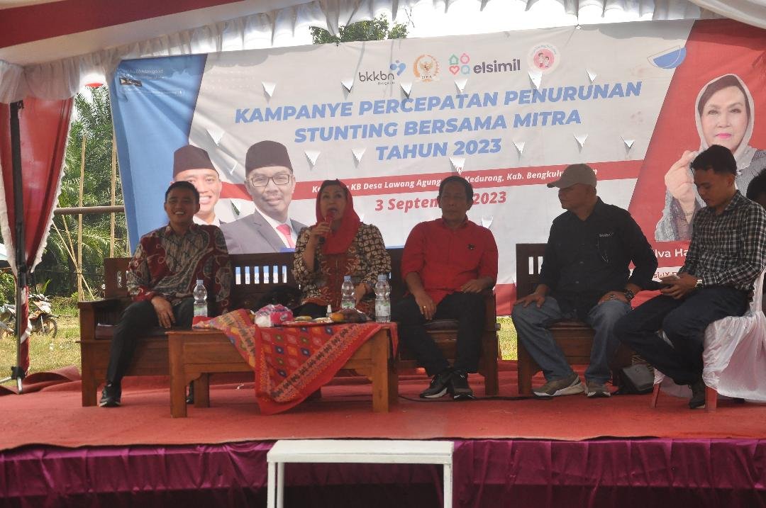 Kampanye Stunting di Kedurang Anggota Komisi IX DPR-RI dapil Bengkulu, Elva Hartati melakukan kampanye pencegahan stunting di Desa Lawang Agung, Kecamatan Kedurang, Kabupaten Bengkulu Selatan.(Foto HB/Idris)