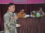 Plt Kepala Perwakilan BKKBN Bengkulu, Iqbal Apriansyah memberikan sambutan pada acara pembukaan Audit Kasus Stunting (AKS) di Kabupaten Rejang Lebong.(Foto HB/Idris)