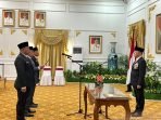 Gubernur Bengkulu, Rohidin Mersyah melantik tiga Kepala OPD dilingkup Pemprov Bengkulu, di Balai Raya Semarak Bengkulu. Mereka adalah Tejo Suroso sebagai Kepala Dinas PUPR Provinsi Bengkulu, Doni Suabuana sebagai Kepala Dinas ESDM Provinsi Bengkulu, dan M Rizon sebagai Kepala Dinas TPHP Provinsi Bengkulu.(Foto/Ist)