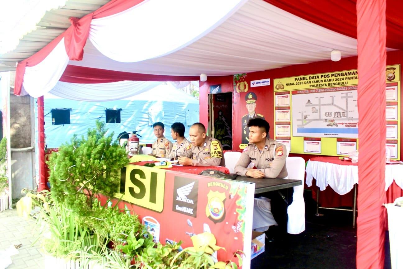 Pos Terpadu Pengamanan Nataru Pos Pengamanan Terpada mulai berdiri di kawasan objek wisata Pantai Panjang, Kota Bengkulu guna memberikan kenyamanan masyarakat saat libur Natura di daerah ini.(Foto/Ist)