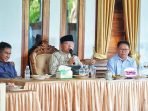 Gubernur Bengkulu, Rohidin Mersyah memberikan sambutan pada acara kunjungan kerja di Kabupaten Lebong.(Foto/Ist)