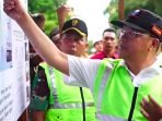 Gubernur Tinjau Proyek Nasional Gubernur Bengkulu, Rohidin Mersyah meninjau salah satu proyek strategis nasional di Bengkulu.(Foto/Ist)
