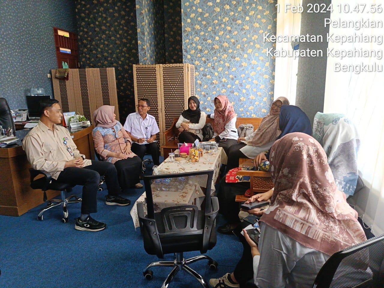 Plt Kepala BKKBN Bengkulu, Iqbal Apriansyah dan Tim SIGA melakukan kunjungan kerja ke Kabupaten Kepahiang untuk melakukan evaluasi pe laksanaan SIGA tahun 2023 di daerah ini.(Foto HB/Idris)