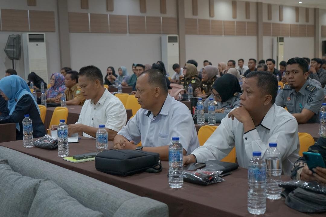 Peserta Latiahn Bahasa Indonesia Seminar penggunaan Bahasa Indonesia dalam ranah hukum yang diselenggakan Kantor Bahasa Provinsi Bengkulu diikuti ratusan peserta dari 42 lembaga hukum yang ada di daerah ini.(Foto/Pemprov Bengkulu)