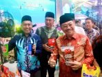 Raden Ahmad Dani Festival Ekonomi Syariah Bengkulu Asisten II Pemprov Bengkulu, Raden Ahmad Danni dan Kepala Perwakilan Bangk Indonesia Bengkulu, Darjana (kiri) saat meninjau stand di Road To Festival Ekonomi Syariah.(Foto/Pemprov Bengkulu)