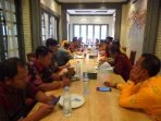 rapat mediasi tapal batas lebong dan bengkulu utara Rapat mediasi penyelesaian sengkata tapal batas wilayah antara Kabupaten Lebong dengan Kabupaten Bengkulu Utara dipimpin Asisten I Pemprov Bengkulu dan dihadiri Tim dari Kemendagri.(Foto/Pemprov Bengkulu)