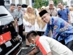uji emisi kendaraan dinas pemprov bengkulu Sekda Bengkulu, Isnan Fajri menyaksikan langsung uji emisi kendaraan dinasnya di halaman kantor Gubernur Bengkulu dalam rangka memperingati hari lingkungan hidup sedunia.(Foto/Pemprov Bengkulu)