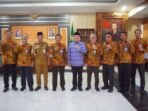 Audensi BPKP Bengkulu Gubernur Bengkulu, Rohidin Mersyah foto bersama usai menerima laporan evaluasi kerja dari BPKP Bengkulu, bertempat diruang kerjanya, Selasa tanggal 23 Juli 2024. (Foto:Humas Pemprov Bengkulu)