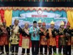 KBRTSB Bengkulu Asisten I Pemprov Bengkulu, Khairil Anwar foto bersama menyaksikan pengukuhan Ketua dan Pengurus KBRTSB Bengkulu masa bakti 2024-2029, Kamis tanggal 18 Juli 2024.(Foto : Humas Pemprov Bengkulu)