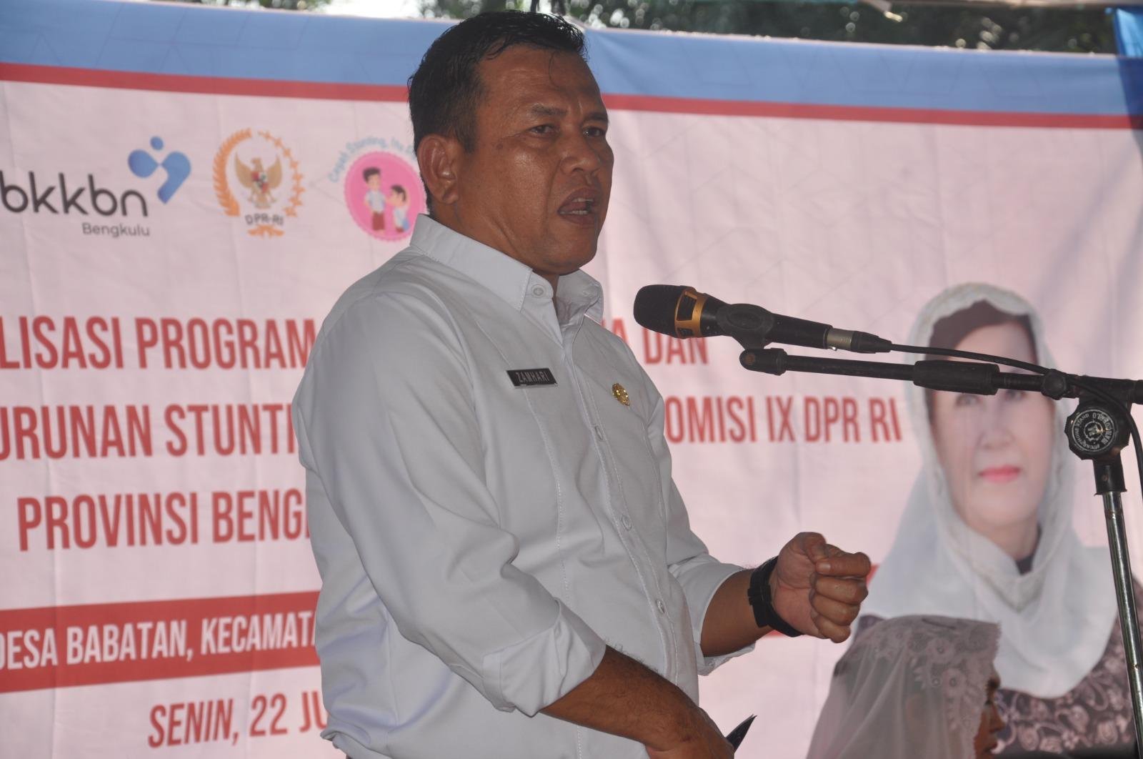 Kepala Perwakilan BKKBN Bengkulu, Zamhari memberikan sambutan pada acara sosialisasi stunting di Desa Babatan, Kecamatan Sukaraja, Seluma, Bengkulu pada Senin tanggal 22 Juli 2024.(Foto: Humas BKKBN Bengkulu)