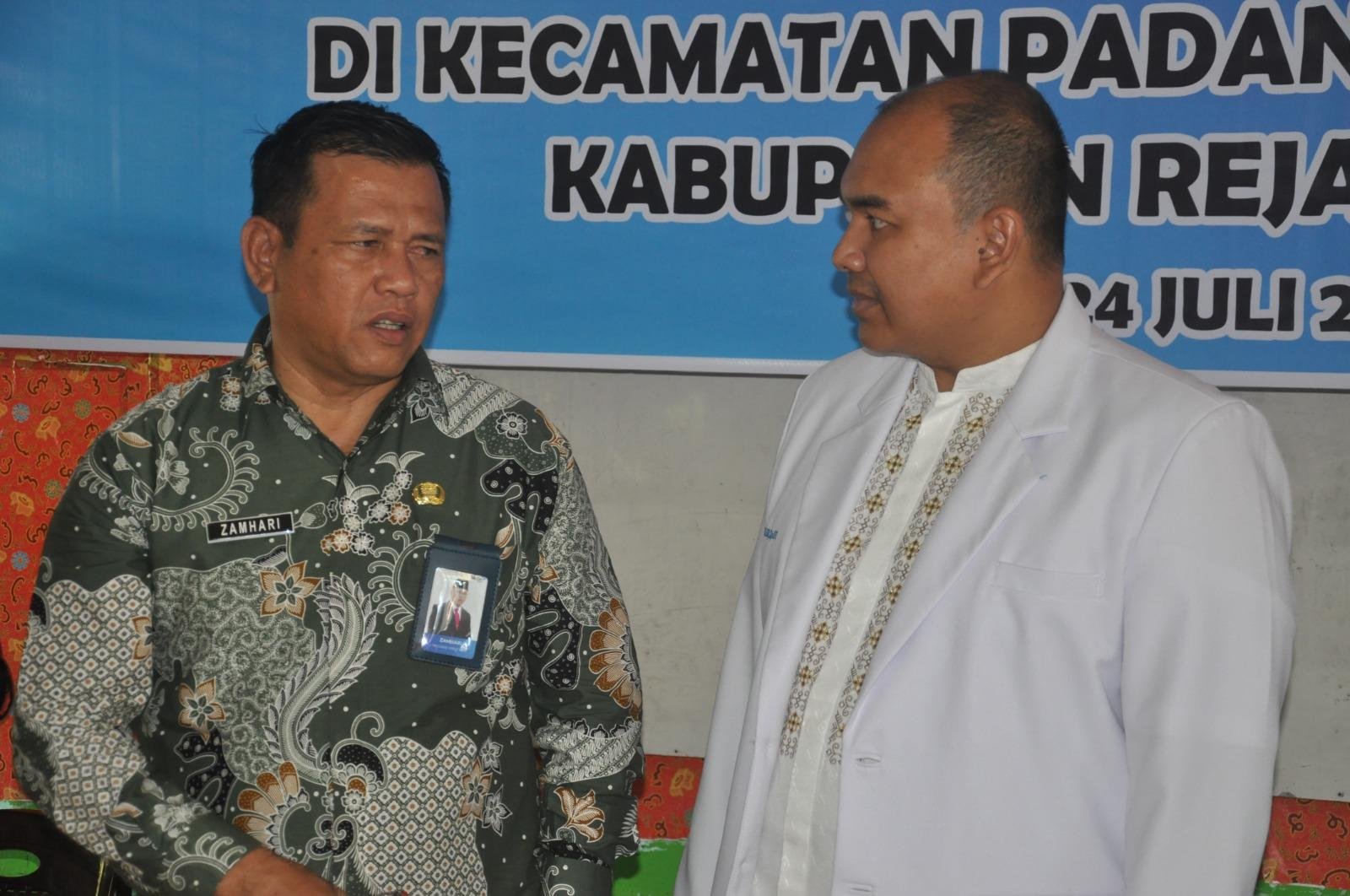 Kepala Perwakilan BKKBN Provinsi Bengkulu, Zamhari pakai baju batik.(Foto : Humas BKKBN Bengkulu)