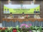 Pelatihan SDM Asisten III Pemprov Bengkulu, Nandar Munadi (tengah) menghadiri pembukaan pelatihan kepemimpinan administrator (KPA) angkatan X tahun 2024 dilingkup Pemprov Bengkulu, Senin tanggal 22 Juli 2024.(Foto : Humas Pemprov Bengkulu)