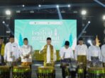 Pembukaan Festival Tabut 2024 Gubernur Bengkulu, Rohidin Mersyah (empat dari kiri) bersama-sama memukul dol menandai pembukaan Festival Tabut 2024 di Lapangan Merdeka, Kota Bengkulu.(Foto/Pemprov Bengkulu)