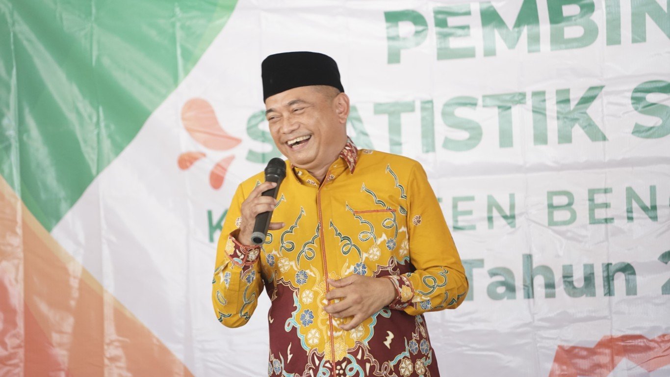 Sekda Benteng Rachmat Riyanto memberikan sambutan saat mencanangkan Desa Srikuncoro di Kecamatan Pondok Kelapa sebagai Desa Cantik di Bengkulu Tengah, Kamis 25 Juli 2024. (Foto : Humas Pemkab Benteng)