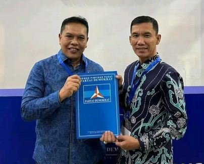Bupati dan Wabup Lebong Terpilih Pasangan bupati-wakil bupati Lebong terpilih Azhari-Bambang berhasil menumbangkan calon petahana Kopli-Roiyana pada pilkada Lebong 27 November lalu.(Foto-Istimewa)