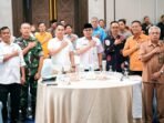 Sumardi dan Khairil Anwar Sosialisasi PKPU Pilkada Asisten I Pemprov Bengkulu, Khairil Anwar dan anggota DPR Provinsi Bengkulu, Sumardi dan undangan lainnya mengikuti sosialisasi PKPU No 8 tahun 2024 tentang calon kepala daerah gubernur, bupati dan wali kota di Bengkulu, Selasa 31 Juli 2024.(Foto : Humas Pemprov Bengkulu)