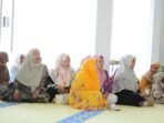 Sejumlah ASN dan PNS dilingkup Pemprov Bengkulu mengikuti pengajian rutin bulanan di Masjid Alif Lam Mim di Kantor Gubernur Bengkulu, Jumat 2 Agustus 2024.(Foto : Humas Pemprov Bengkulu)