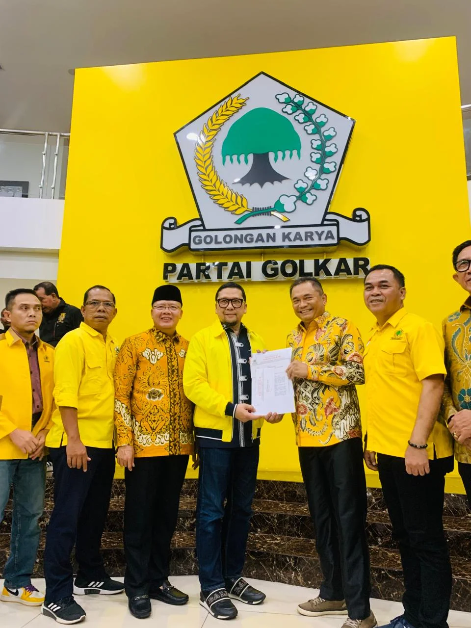 Pasangan Rachmat Riyanto-Tarmizi mendapat rekomendasi B1KWK dari Pargai Golkar untuk calon sebagai Bupati dan Wakil Bupati Benteng pada pilkada 27 November mendatang, Rabu 7 Agustus 2024.(Foto-Istimewah)
