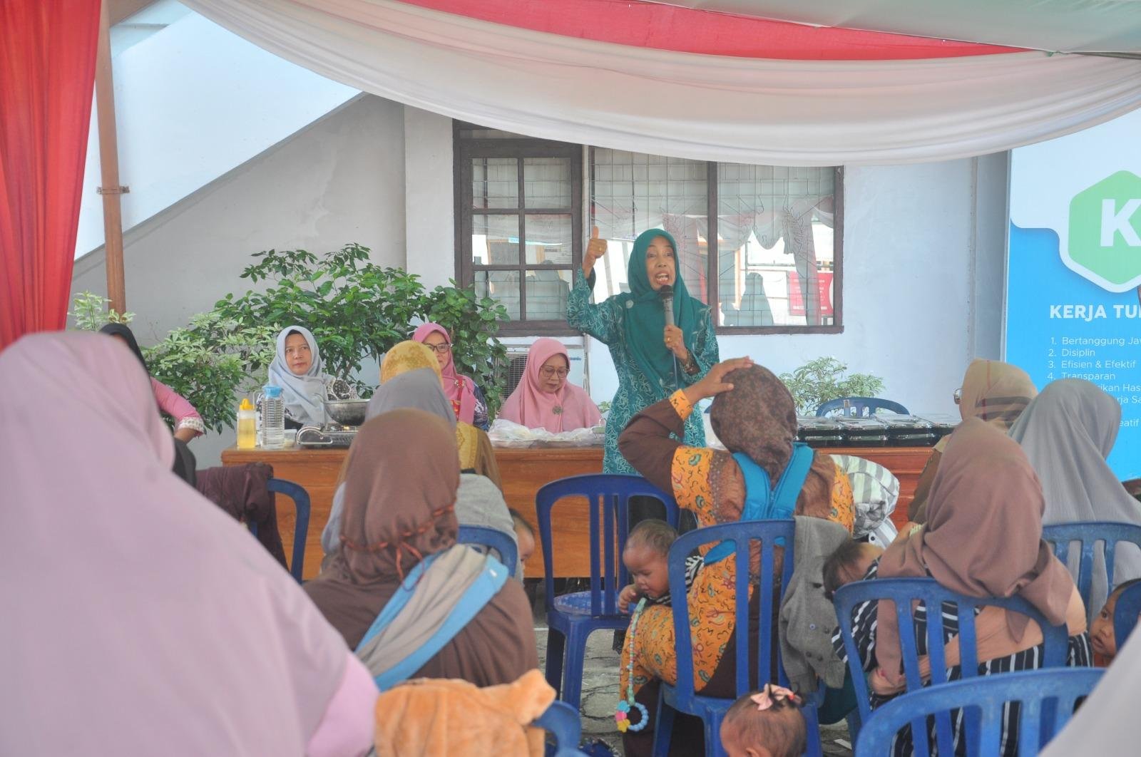 BKKBN Bengkulu menggelar sosialisasi Dashat di kampung KB dengan sasaran keluarga berisiko stunting di Kota Bengkulu, Rabu 15 Agustus 2024.(Foto-Humas BKKBN Bengkulu)
