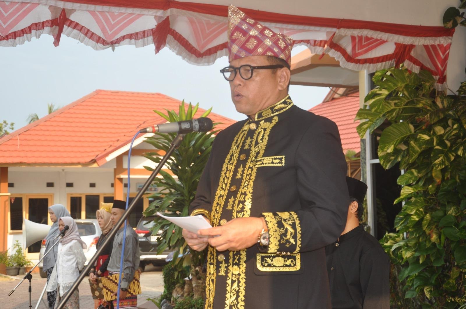 Upacara HUT Kemerdekaan RI Kepala BKKBN Bengkulu, Zamhari menjadi pembina upacara HUT Kemerdekaan RI ke-79 tahun 2025, Sabtu 17 Agustus 2024.(Foto-Humas Pemprov Bengkulu)