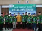 Gubernur  Bengkulu Gubernur Bengkulu Rohidin Mersyah foto bersama pada acara dialog kebangsaan tema "Peran Muhammadiyah dalam Memajukan Ekonomi Umat dan Bangsa," Kampus IV Universitas Muhammadiyah Bengkulu, Sabtu (14/9/2024).(Foto-Humas Pemprov Bengkulu)