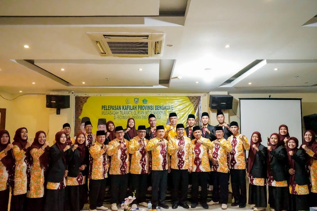 Tim Kafilah Bengkulu dilepas untuk mengikuti MTQ XXX di Samarinda, Kalimantan Timur (Kaltim) berlangsung 6-16 September 2024, di Asrama Haji Bengkulu, Jumat pekan lalu.(Foto-Humas Pemprov Bengkulu)