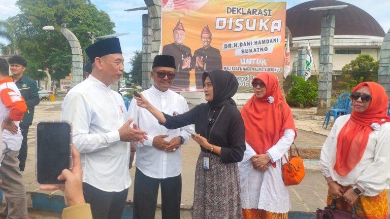 Paslon Disuka Salah satu paslon wali kota dan wakil kota Bengkulu, Dani Hamdani-Sukatno (Disuka) yang akan bertarung pada pilkada 2024. Mereka maju sebagai peserta pilwakot diusung PKS dan PKB.(Foto-Istimewa)