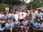 Kampanye Terbuka Paslon Bupati dan Wakil Bupati Benteng, Rachmat Riyanto-Tarmizi foto bersama tim pemenangan tingkat desa dan kecamatan usai menggelar kampanye terbuka di Kecamatan Pagar Jadi, Kamis 3 Oktober 2024.(Foto Harapanbaru-Usmin)
