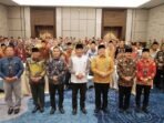 Plt Guernur Bengkulu Rosjonsyah foto bersama usai menutup masa orientasi anggota DPRD kabupaten dan kota se-Bengkulu gelombang kedua, Jumat 4 Oktober 2024.(Foto-Humas Pemprov Bengkulu)