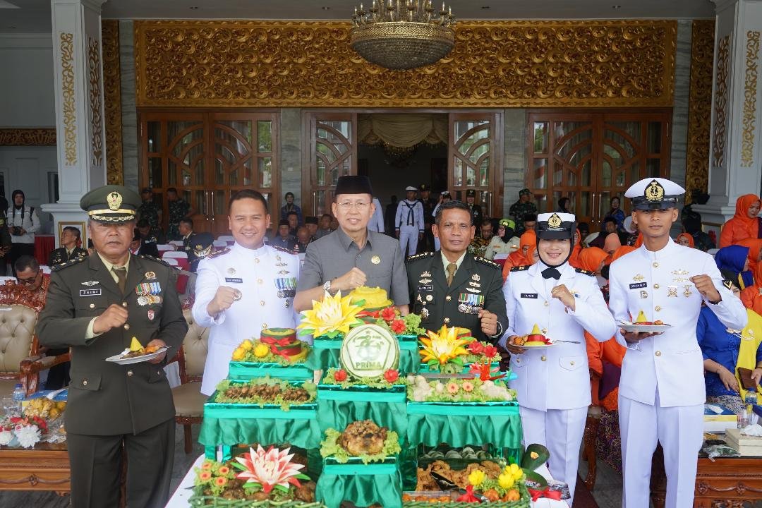 HUT TNI ke-79 Tahun 2024 Sekda Provinsi Bengkulu, Isnan Fajri menghadiri upacara HUT TNI ke-79 tahun 2024, di Balai Semarak Bengkulu, Sabtu 5 Oktober 2024.(Foto-Humas Pemprov Bengkulu)