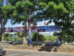 KPU pasang APK lima paslon wali kota dan wakil wali kota Bengkulu peserta pilkada 2024 di sejumlah lokasi strageis di Kota Bengkulu.(Foto-RRI.CO.ID)