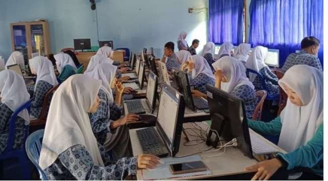 Siswa kelas XII MAN Kepahiang, Bengkulu mengikuti asesmen bakat minat, Sabtu 2 November 2024.(Foto-Istimewah)