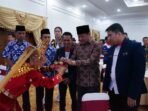 Plt Gubernur Bengkulu, Rosjonsyah disambut tari sekapur sirih saat membuka Musda III IPITU DPD Bengkulu, di Balai Raya Semarak Bengkulu, Minggu 3 November 2024.(Foto-Humas Pemprov Bengkulu)