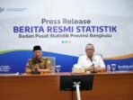 BPS Bengkulu Asisten II Pemprov Bengkulu, RA Deny didampingi pejabat BPS Bengkulu menyampaikan berita resmi statistik (BRS), Selasa 5 November 2024.(Foto-Humas Pemprov Bengkulu)