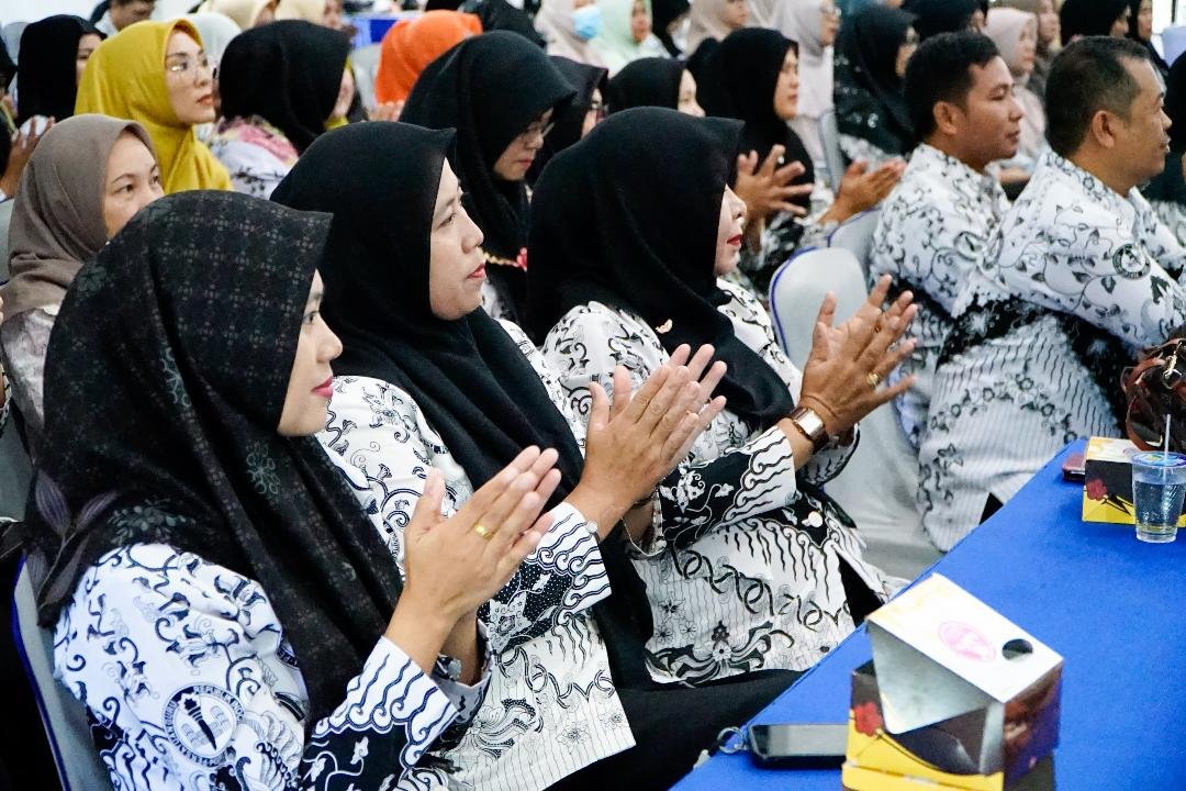 HGN Bengkulu 2024 Ratusan guru menghadiri peringatan Hari Guru Nasional Tahun 2024 di Kantor LPMP Bengkulu, Sabtu 30 November 2024.(Foto-Humas Pemprov Bengkulu)