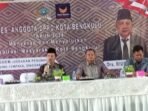 814 Anggota DPRD Kota Bengkulu dapil II Kecamatan Singaranpati dan Gading Cempaka, Riuslan saat menggelar reses tahun 2024 di Resto Badrika.(Foto/Dokumen)