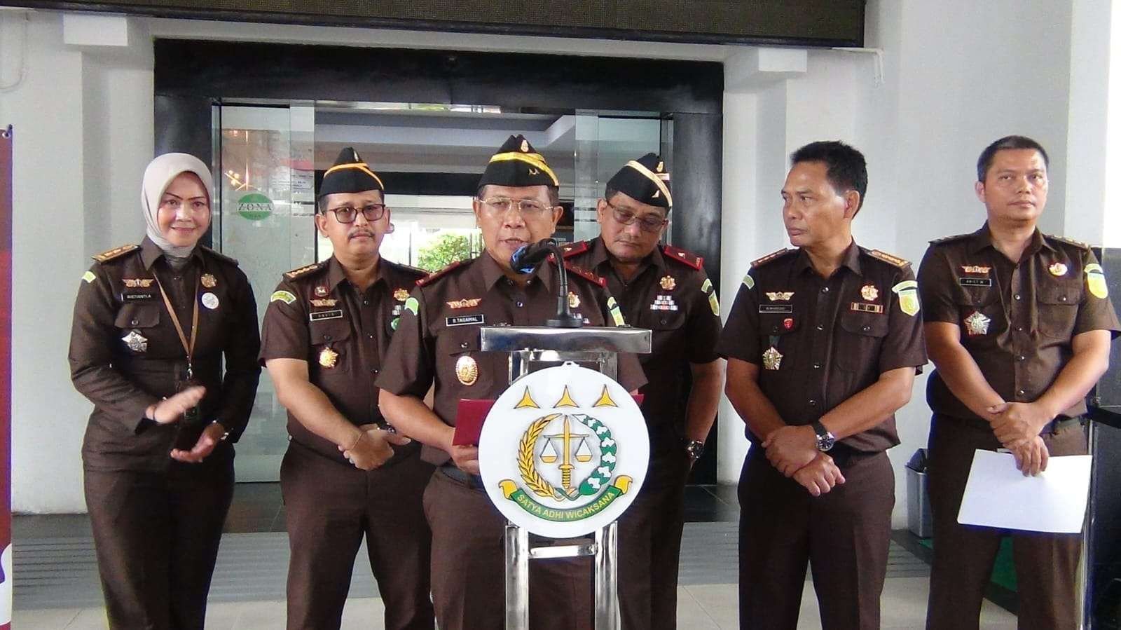 Kejati Bengkulu menyampaikan keteranga pers hasil capaian selama tahun 2024 dalam rangka Hari Anti Korupsi Sedunia, Senin 9 Desember 2024.(Foto/Khazana.com)