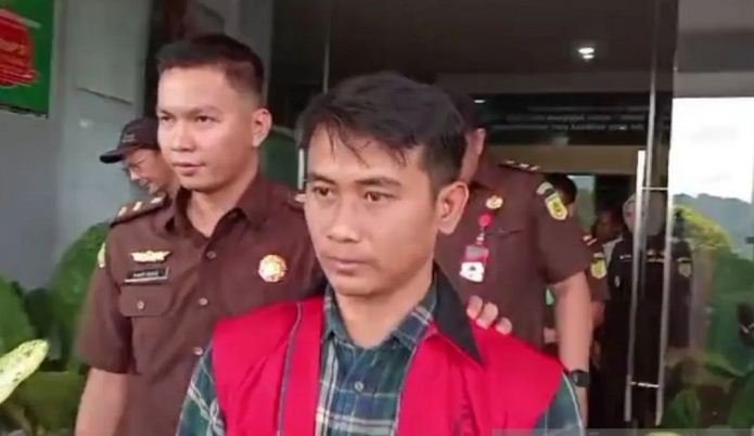 Tersangka kasus dugaan kurupsi CSR PLN Penyidik Kejari Kepahiang tetapkan tersangka kasus dugaan korupsi dana CSR PLN.(Foto-Istimewa)