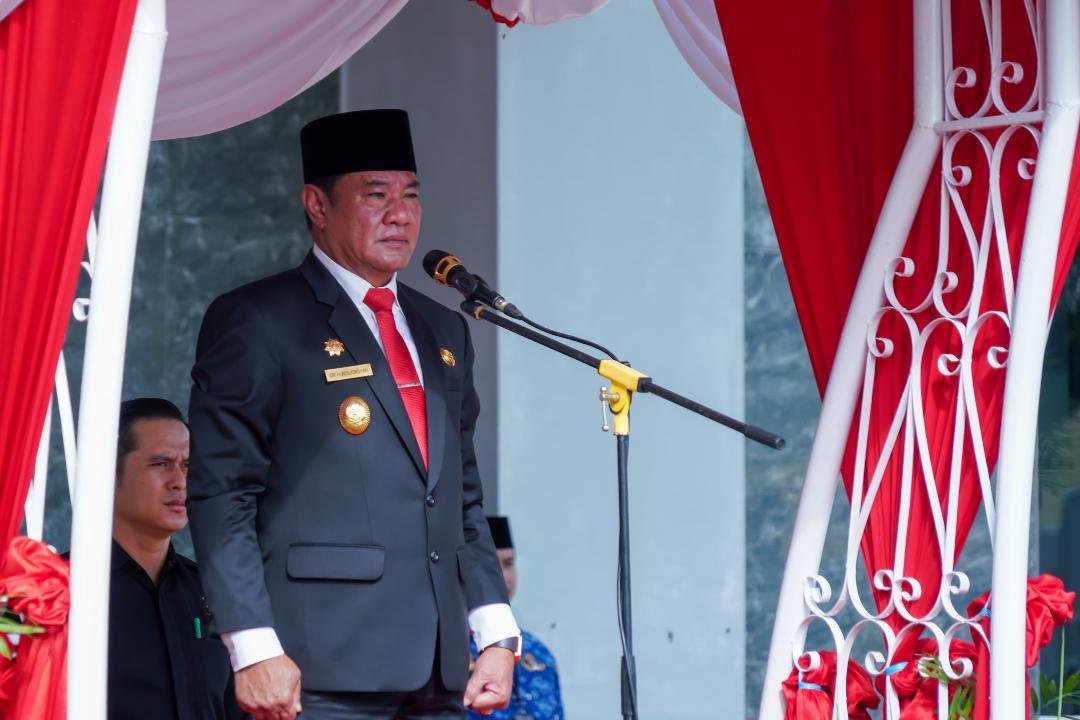 Hari Bela Negara Plt Gubernur Bengkulu, Rosjonsyah jadi pembina upacara memperingati Hari Bela Negara tahun 2024, di Bengkulu, Kamis 19 Desember 2024.(Foto-Humas Pemprov Bengkulu)